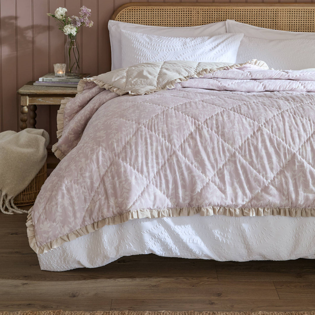 Amelia Quilted Bedspread Blush