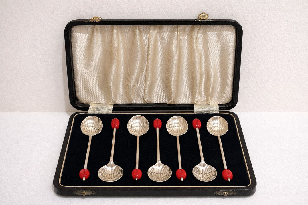 Vintage Set of Six Silver Plated Shell Bowls / Spoons with Red Bakelite Finials in Presentation Case